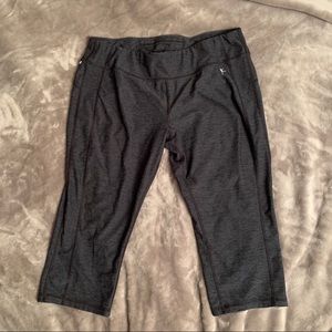 Dark gray active fitted dri more capris
